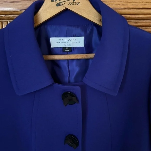 Tahari Blazer Women’s Crop Jacker Arthur Levine 2 Petite - Picture 5 of 10